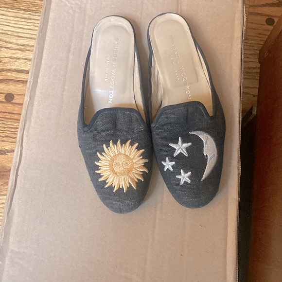 Shoes - Stubbs & Wootton size 6 needlepoint slides.